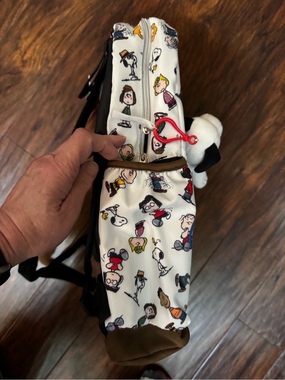 🚨 Peanuts White Character Backpack with Multicolor Print.& SNOOPY PURSE CHARM - Picture 3 of 6